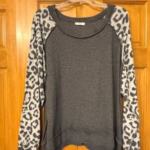 Hummingbird Dark Gray Textured Sweater